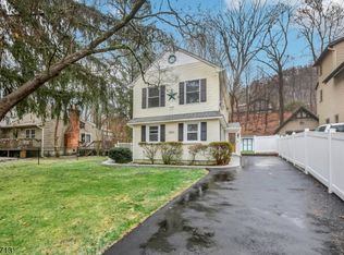 17 Tourne Rd, Boonton Township, NJ 07005