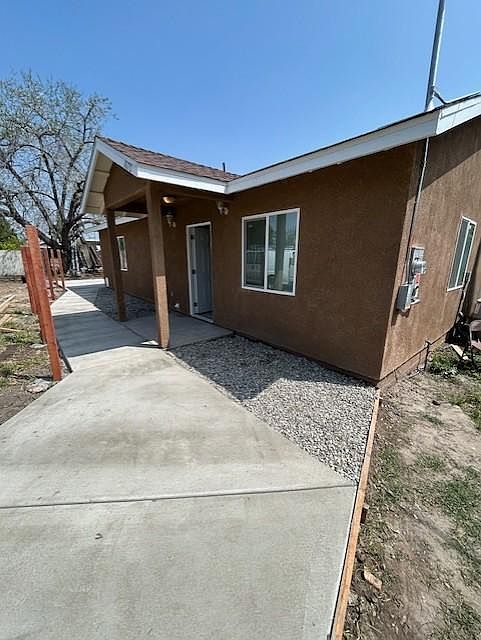 1st image of 1070 W 10th St