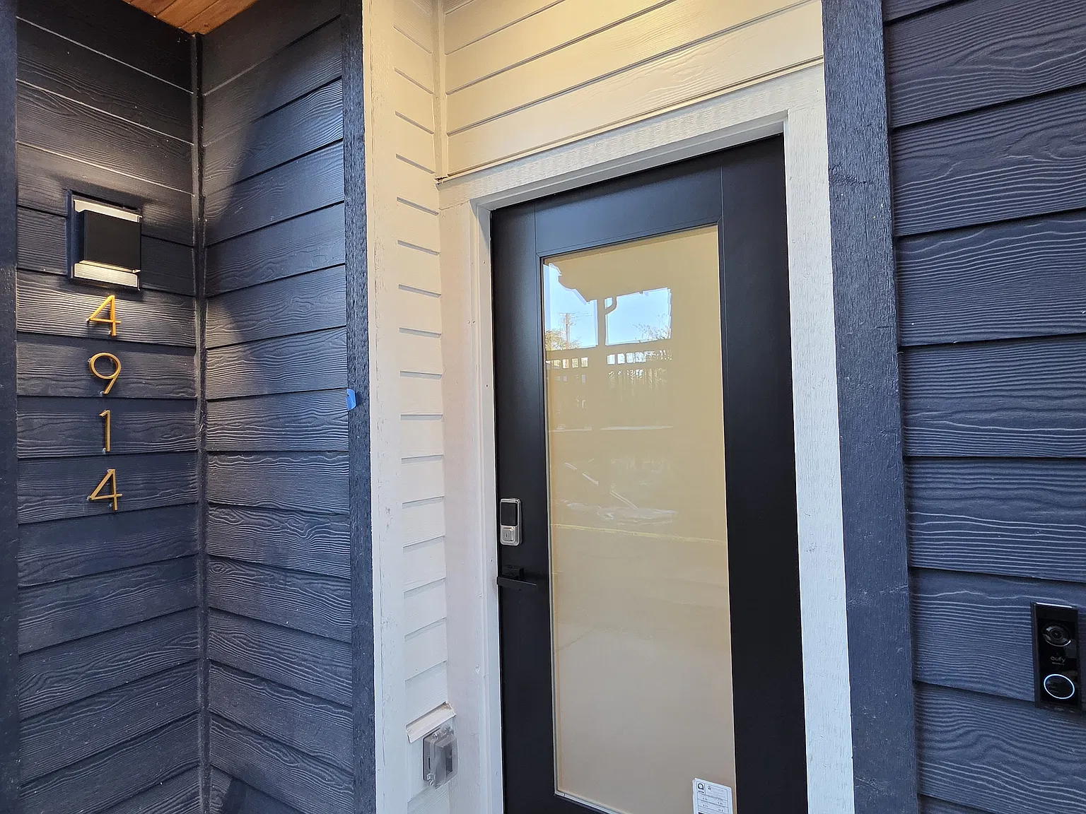 2 bed, 2.5 bath, 1050 sqft, $2,695 — Photo 2