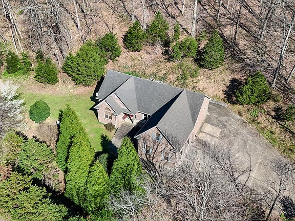 2nd image of 410 Britton Hollow Rd