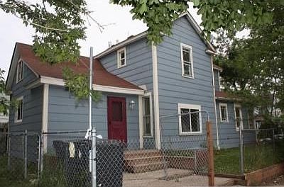 3rd image of 828 26th Ave NE