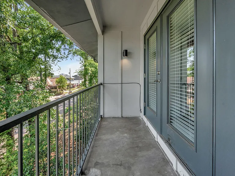 Towncrest Apartments — Photo 27