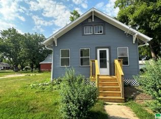 1313 W 26th St, Sioux City, IA 51103