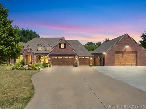 1383 N 28th St, Collinsville, OK 74021