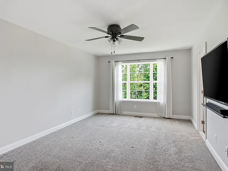 53 Overlook Dr — Photo 36