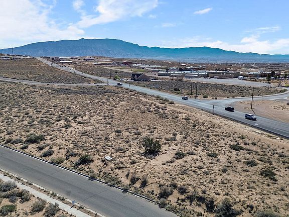 5th image of 1010 Inca Rd NE