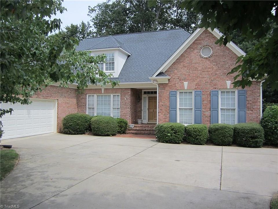 1st image of 8 Windrock Way