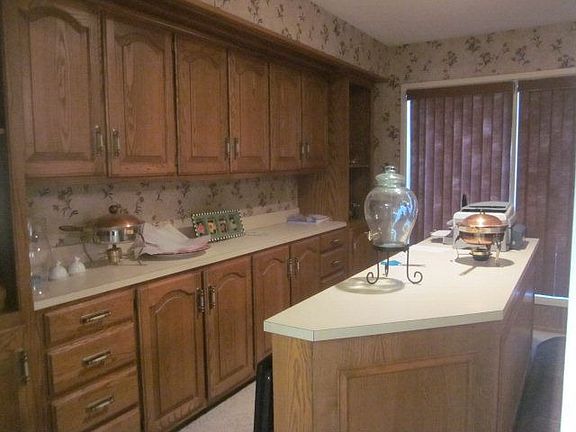 3rd image of 75 Twin Oaks Cir