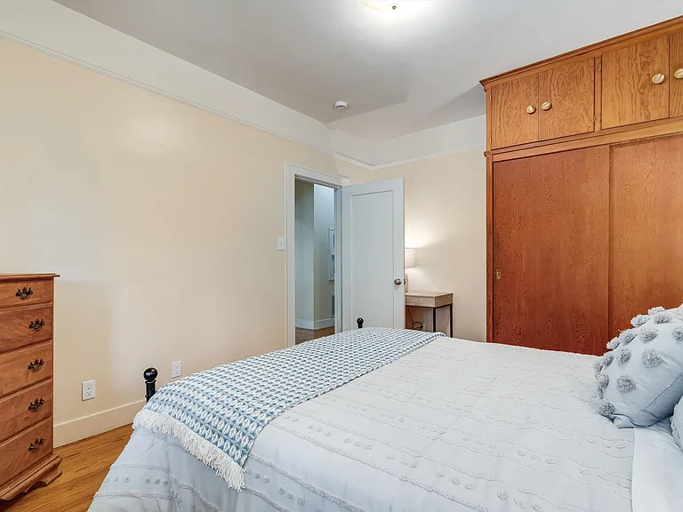 742 Austin Ave — Photo 13