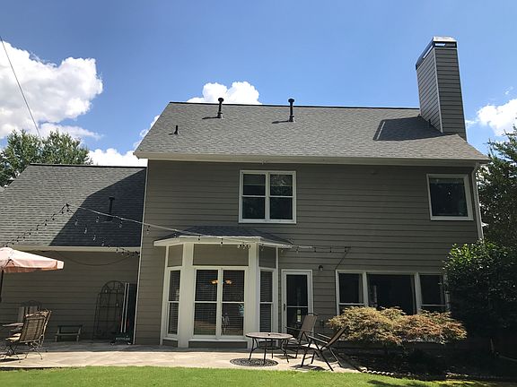 4th image of 3226 Vickery Dr NE
