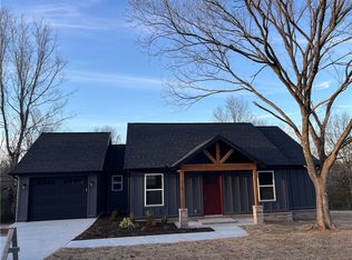 33 Salen Ln, Bella Vista, AR 72715