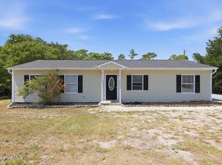 89 Crown Point Rd, Hubert, NC 28539