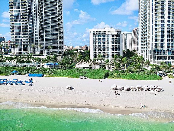 2nd image of 401-17275 Collins Ave #401