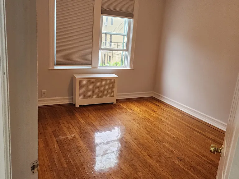 4833 40th St #2 — Photo 3