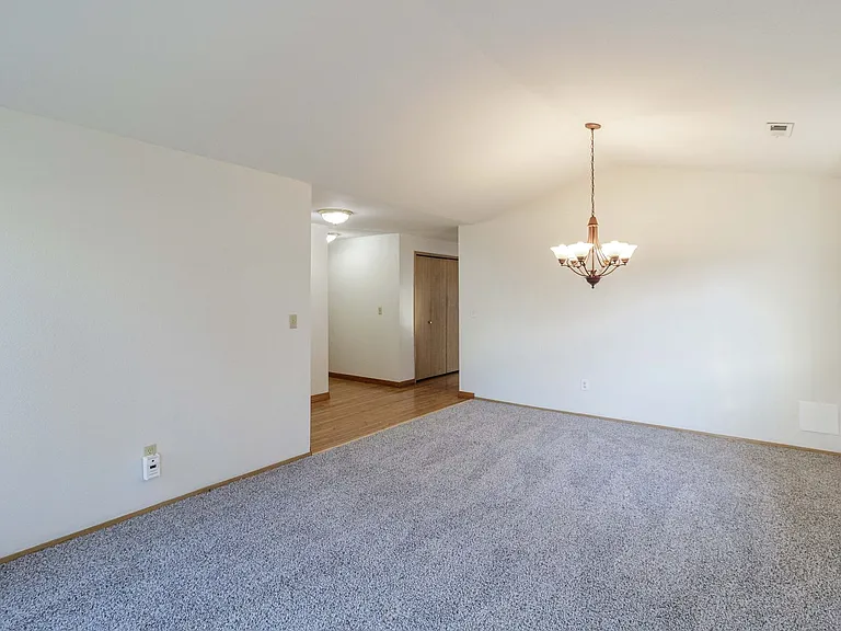 15213 NE 44th St — Photo 9