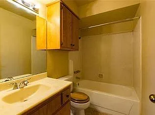 1000 Rambling Oaks Dr #3 — Photo 4