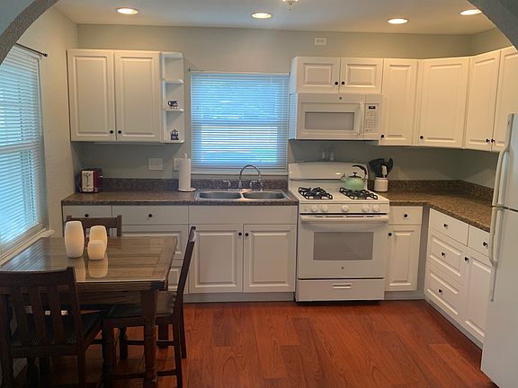 3rd image of 2140 Bow Ln