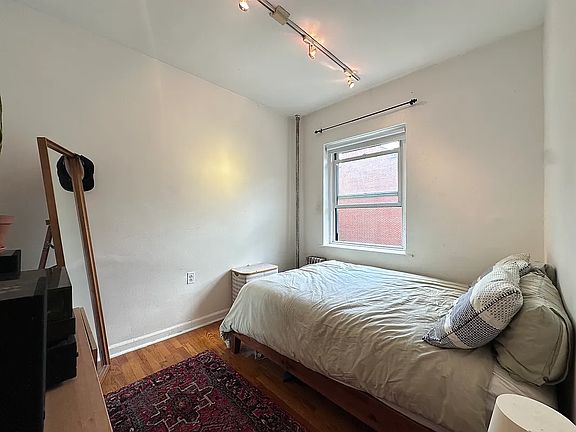 5th image of 114 Lafayette Ave #4B