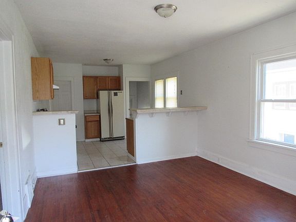 5th image of 1329 Wagner Ave