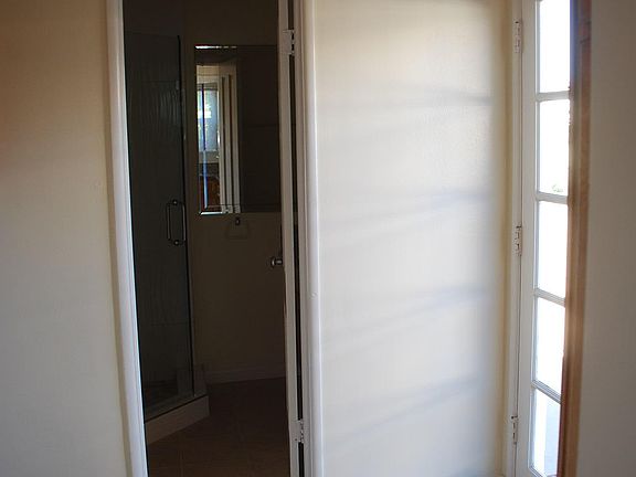 2nd image of 2533 Nearcliff St