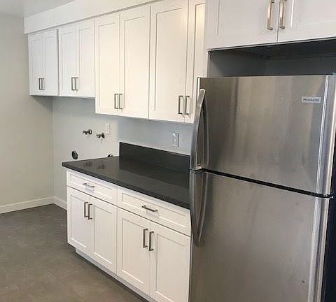 2nd image of 13433 Roselle Ave #6220555