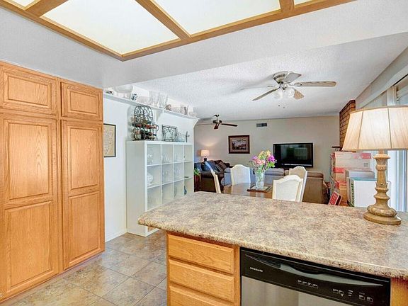5th image of 3958 W Sunnyside Ave