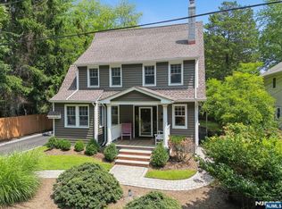 17 River Rd, Harrington Park, NJ 07640