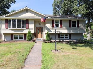 25 Windsor Ln, Bristol, CT 06010