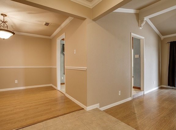 5th image of 2625 Winfield Dr