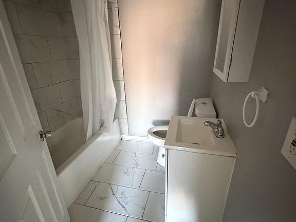 3rd image of 593-595 Winchester Ave #3L