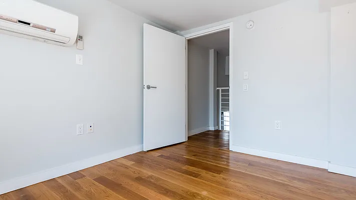 Rented by Nooklyn NYC LLC | media 36