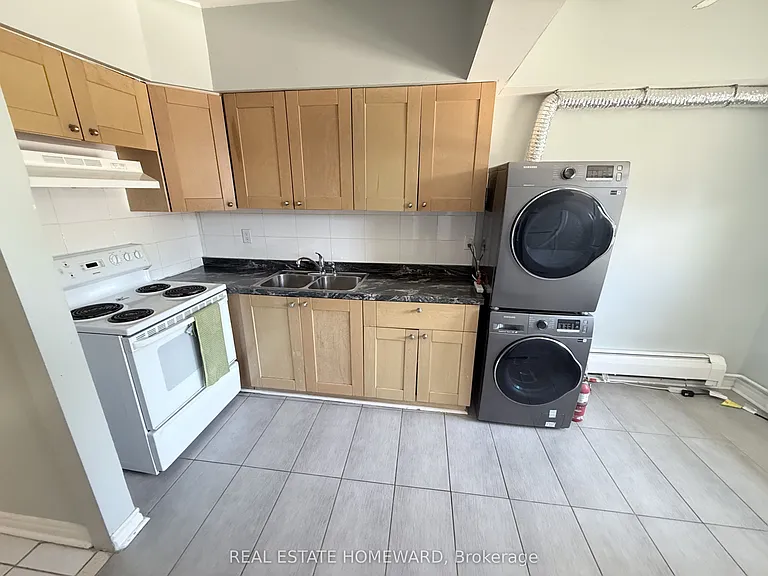 611 Danforth Ave #2 — Photo 2
