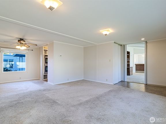 4th image of 826 SE Scenic View Drive
