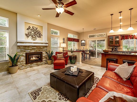 2nd image of 3106 Fairchild Dr