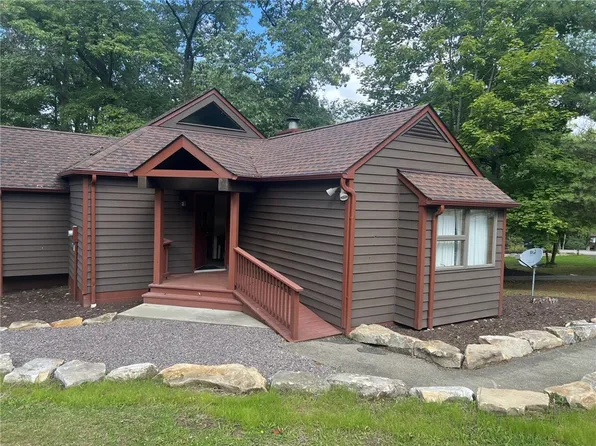 605 The Maples Nemacolin, Farmington, PA 15437