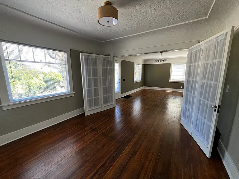 858 NE Killingsworth Ct — Photo 8