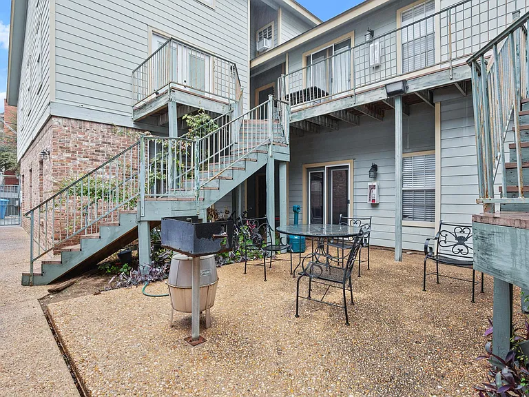 2810 Nueces St #101 — Photo 12