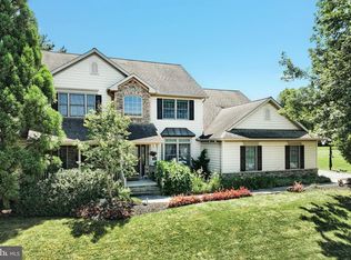 2415 Emiray Ct, York, PA 17403