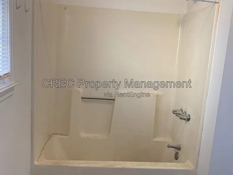 43 Kennedy St #A — Photo 19