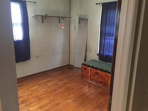 4th image of 3418 Keith Ave