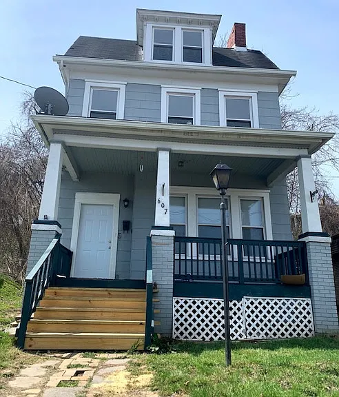 607 Meadow Ave — Photo 1
