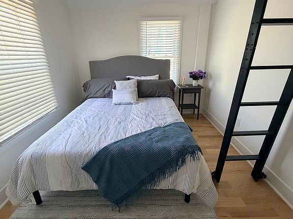 5th image of 119 Melba St