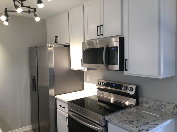 3rd image of 1620 Cedarwood Dr APT 230