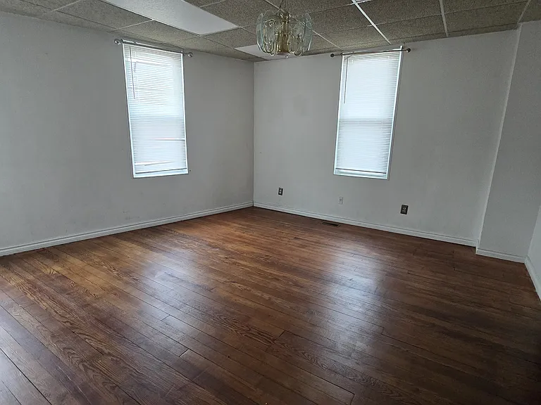 400 York Pl — Photo 4