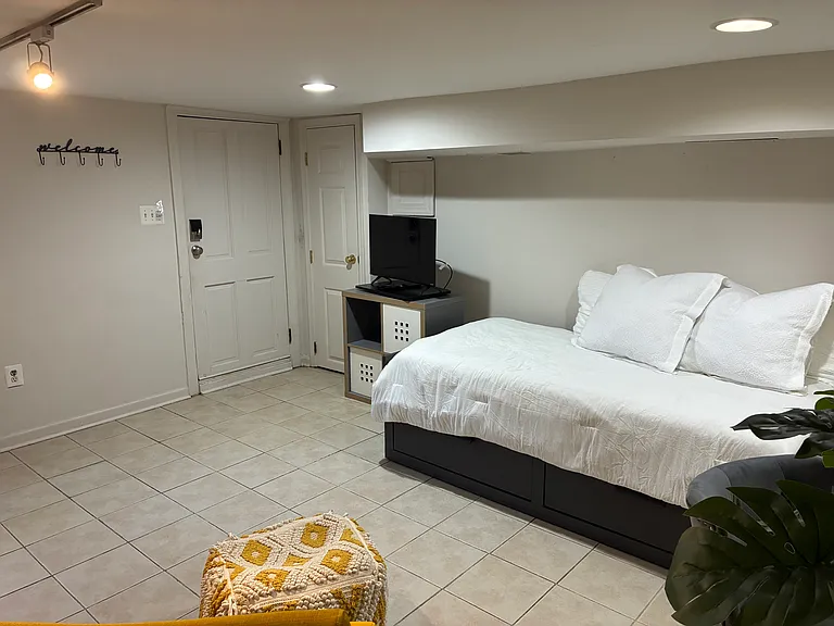 512 S Washington St #B — Photo 3