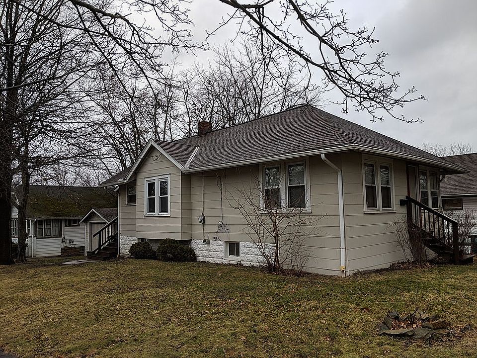 1st image of 696 Sanford Ave