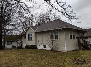 696 Sanford Ave, Akron, OH 44305