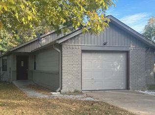 921 Century Dr, Rogers, AR 72756