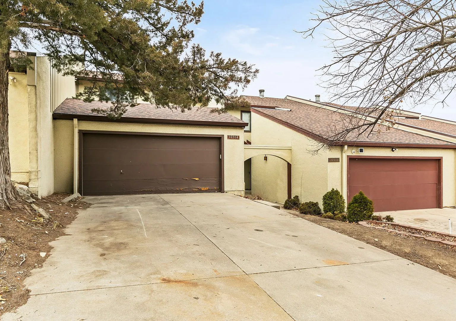 10914 Saratoga Plaza — Photo 1