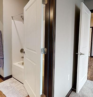 4th image of 1490 34th Ave SW #403